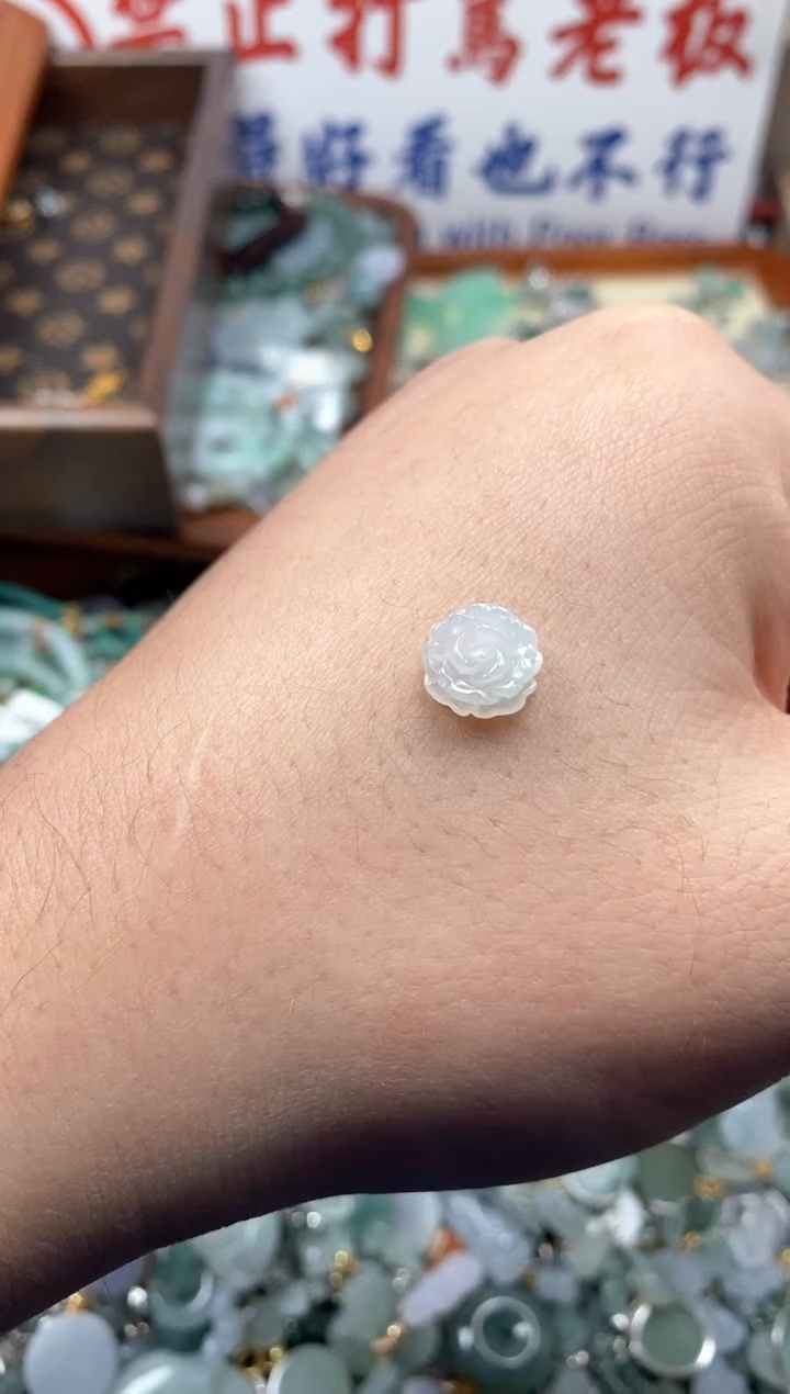 【闪购商品】翡翠颈饰未镶嵌哥哥