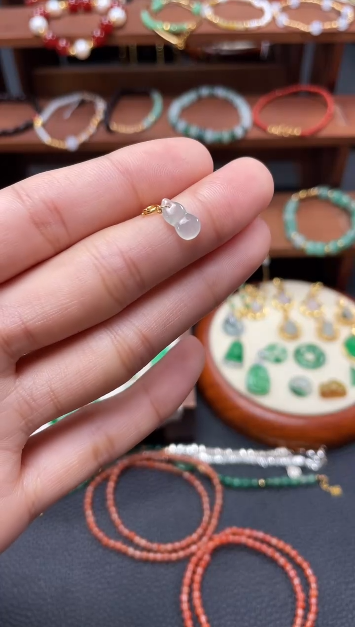 【闪购商品】翡翠吊坠(不含链)18K金镶嵌一个  JK438