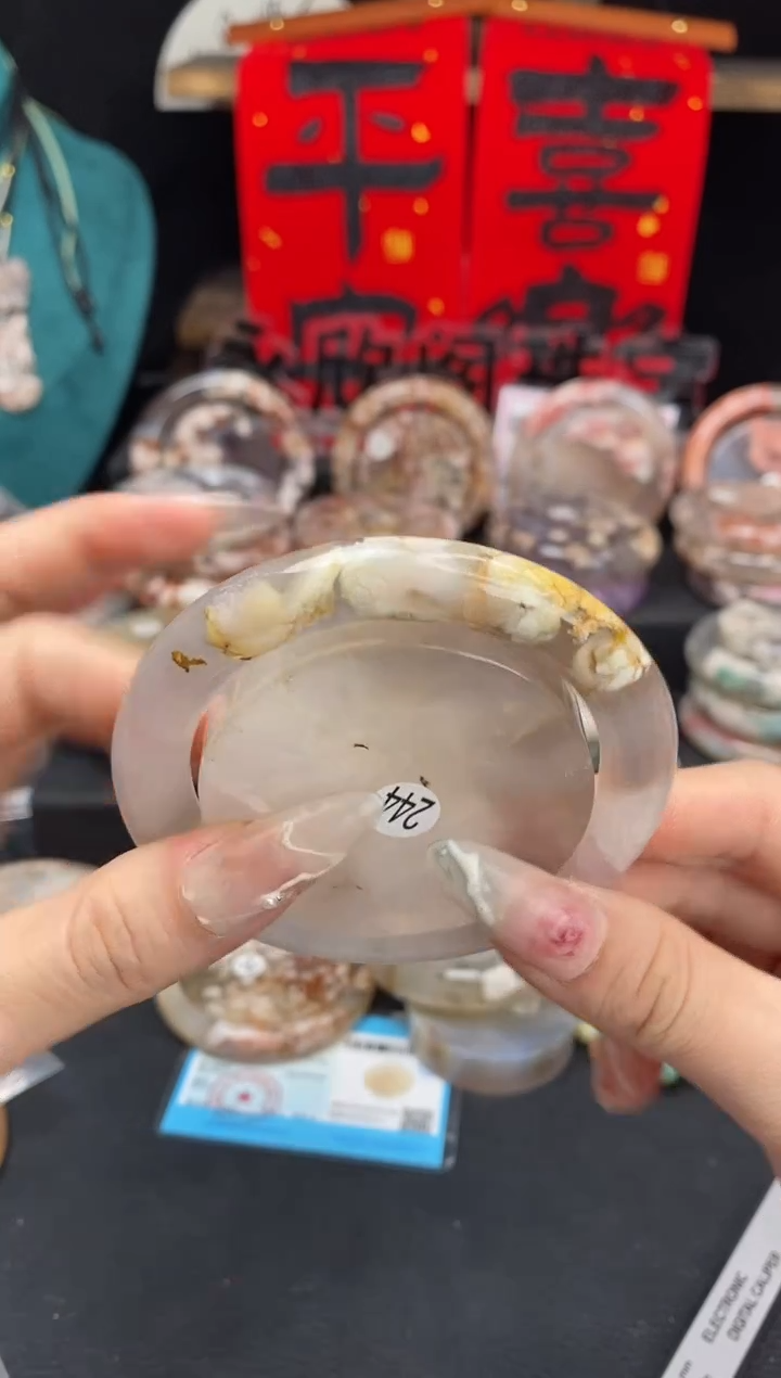 【闪购商品】石英质玉手镯（圆镯）未镶嵌57.1