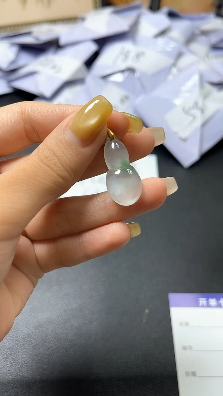 翡翠未镶嵌颈饰时尚精品 一物一拍