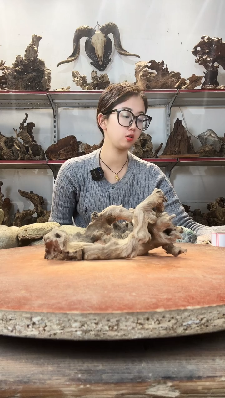 木k****3黄荆随型风化镂空底座摆件无漆无蜡