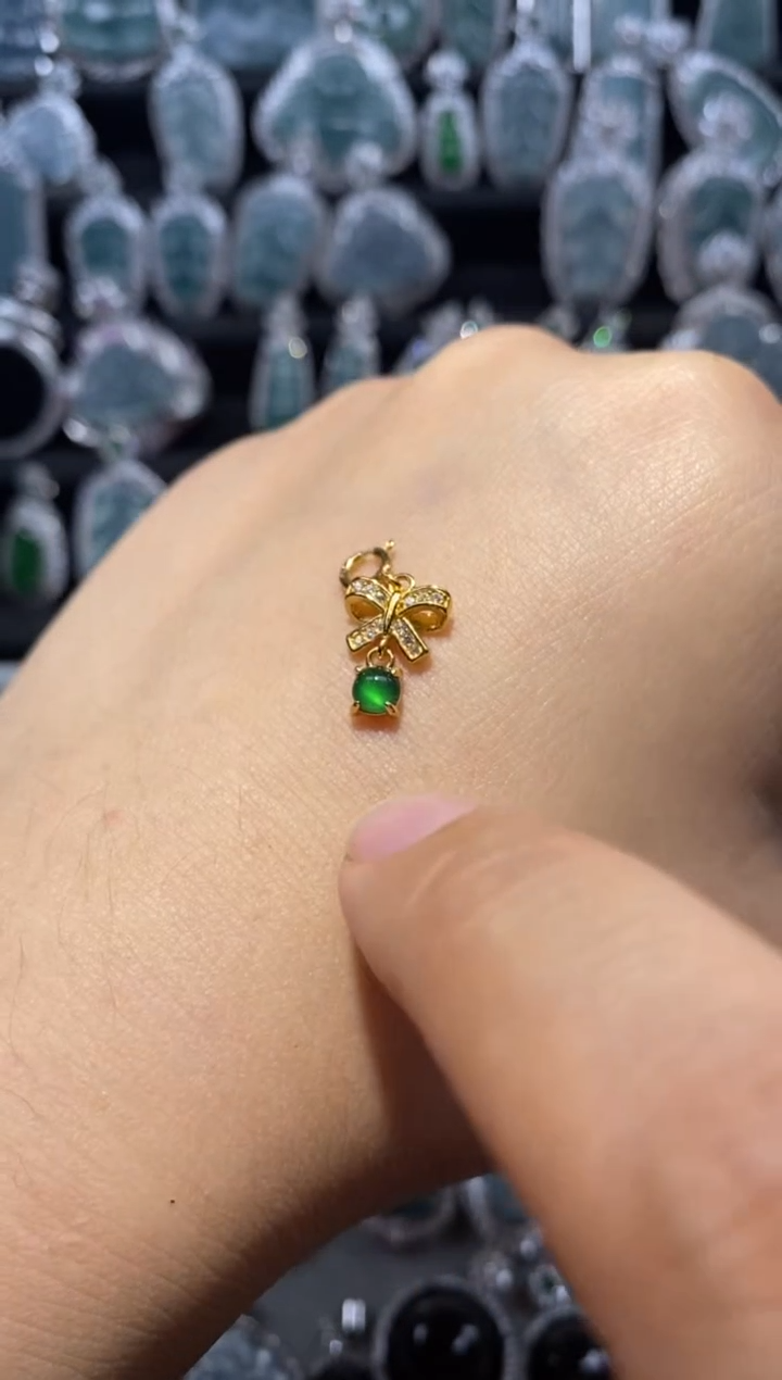 【闪购商品】翡翠项链银S925镶嵌翡翠