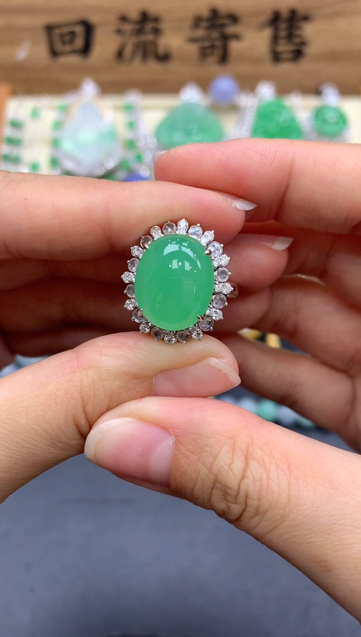 【闪购商品】翡翠戒指18K金镶嵌692-中国好珍宝
