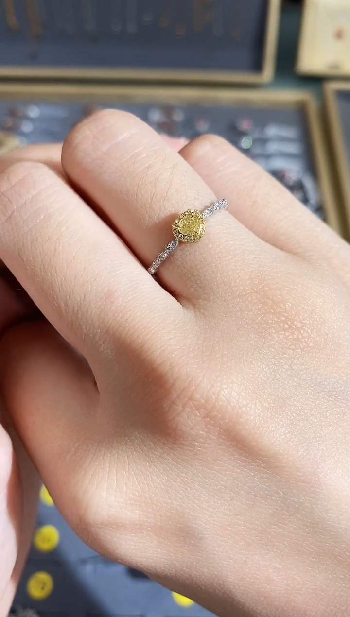 【闪购商品】钻石戒指/指环18K金镶嵌戒指