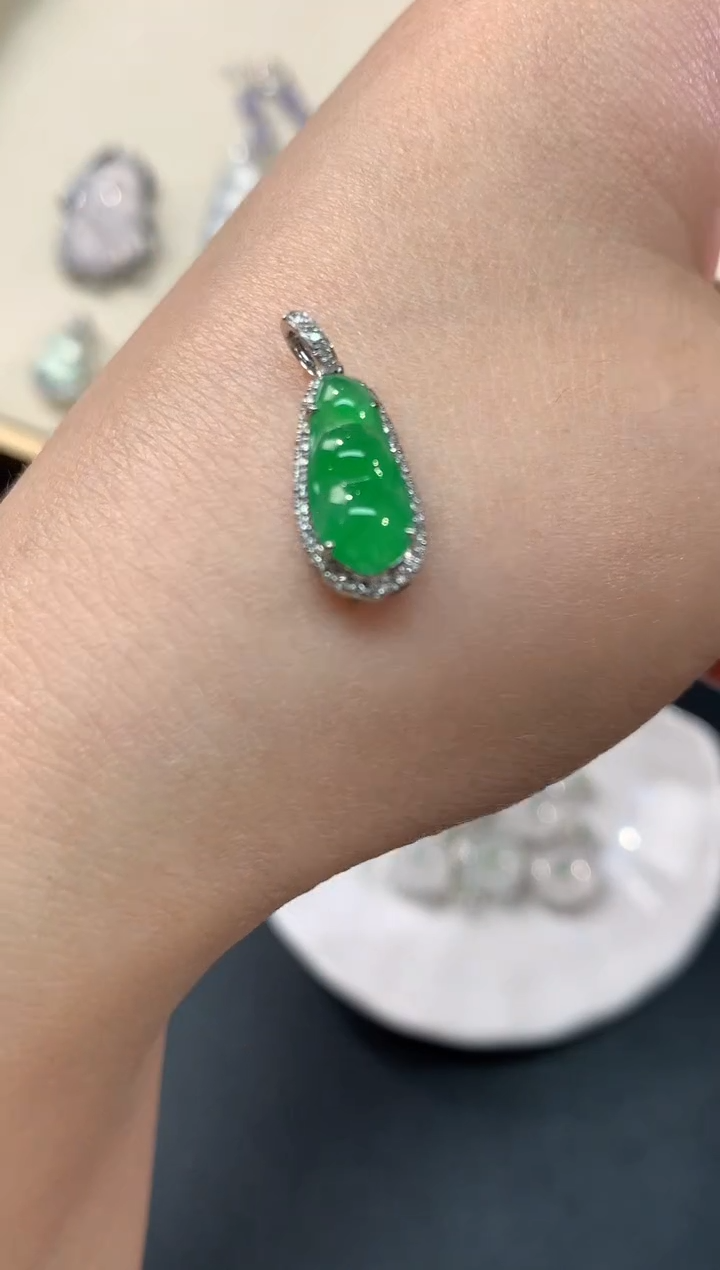 【闪购商品】翡翠吊坠(不含链)18K金镶嵌A137多样性发一件|3800