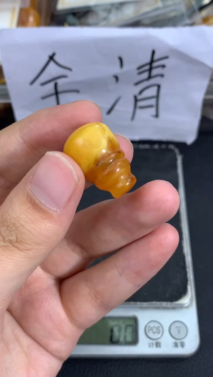 蜜蜡未镶嵌珠宝奇石64