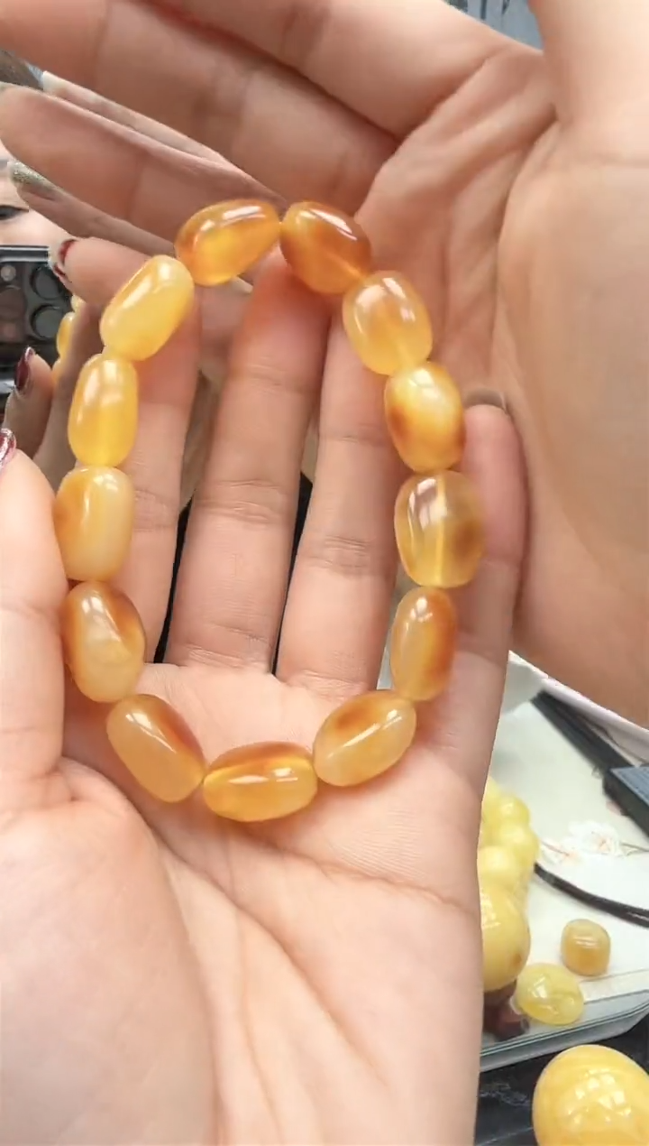 【闪购商品】琥珀裸石未镶嵌手串