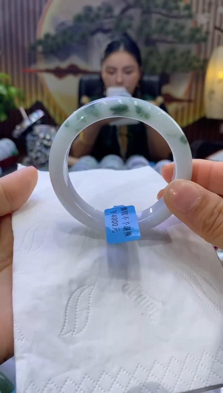 【闪购商品】翡翠手镯未镶嵌多人02584