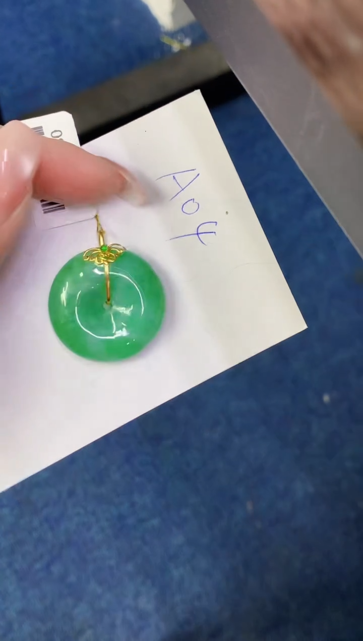 翡翠18K金镶嵌颈饰缅甸天然翡翠A货