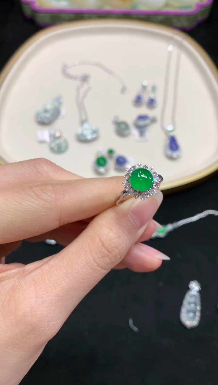 【闪购商品】翡翠戒指18K金镶嵌W385|15000