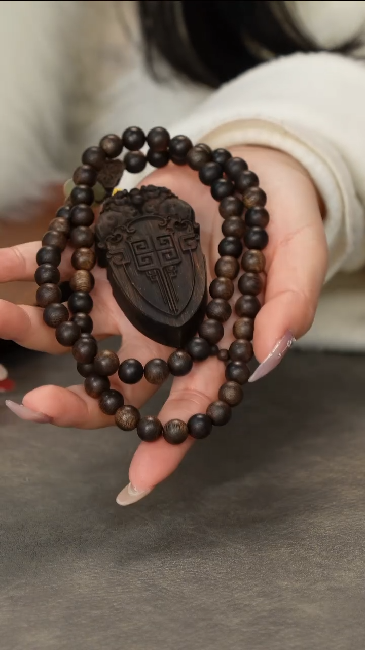 【闪购商品】沉香木手串富国岛雷击玉化瘤疤料脖挂搭貔貅沉香木雕
