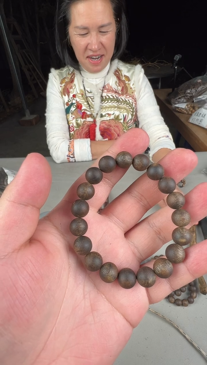 沉香沉香碎屑红骨凹身1.0沉水单圈圆珠多样性发1