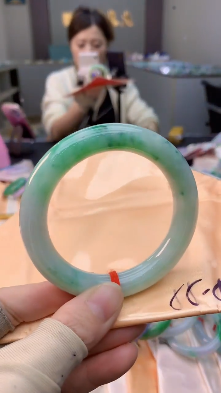 未镶嵌手镯翡翠0433699539