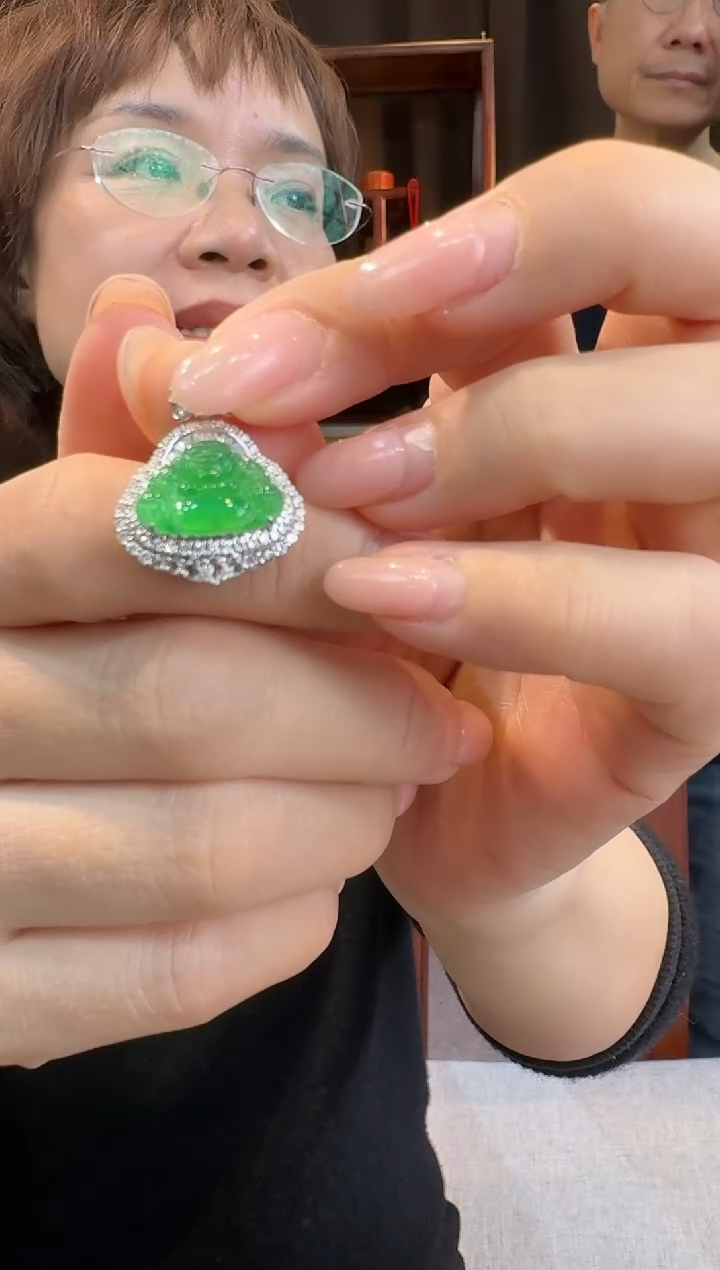 【闪购商品】翡翠吊坠(不含链)18K金镶嵌吊坠