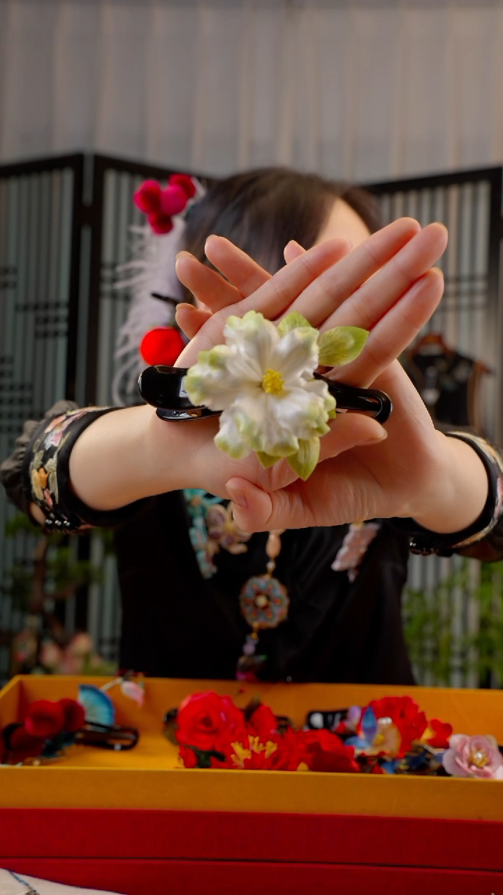 刺绣非遗苏绣绒花手工饰品