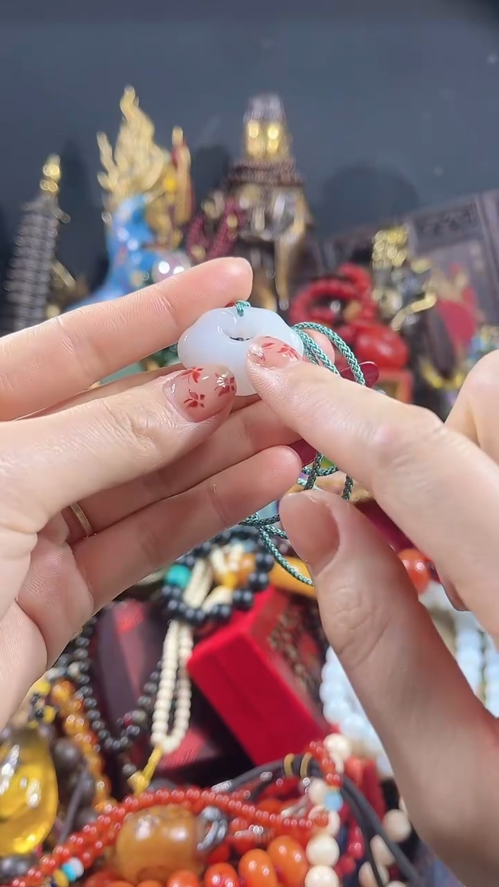 【闪购商品】和田玉颈饰未镶嵌【闪购商品】平安锁和田玉1