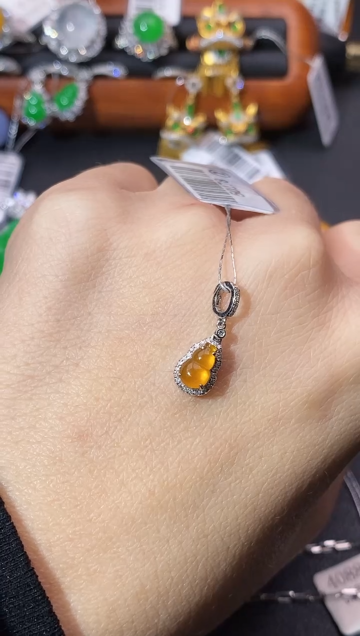 【闪购商品】翡翠吊坠(不含链)18K金镶嵌吊坠