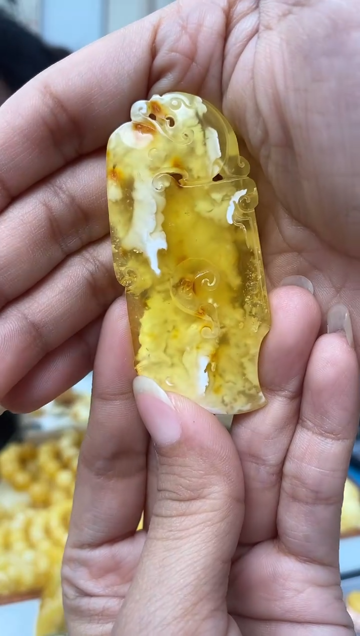 【闪购商品】琥珀裸石未镶嵌天然琥珀蜜蜡雕刻件