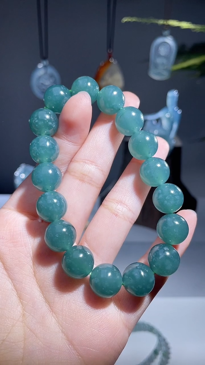 颈饰未镶嵌翡翠手串