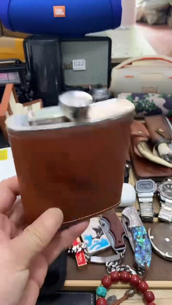 瓷片闪购商品  如图所示
