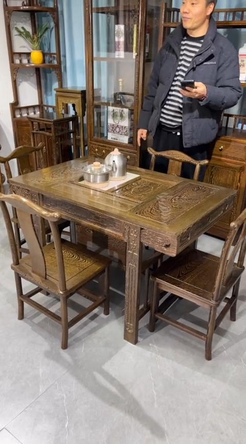 鸡翅木类成套家具 茶桌尺寸长106宽65高68，椅子38*35*35坐高