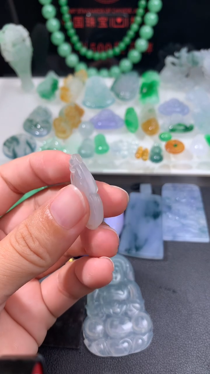 未镶嵌定制翡翠      