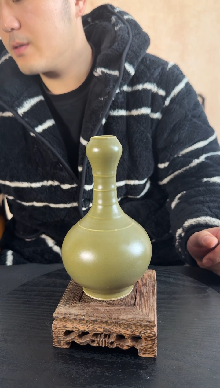 摆件瓷茶叶末釉色蒜头瓶
