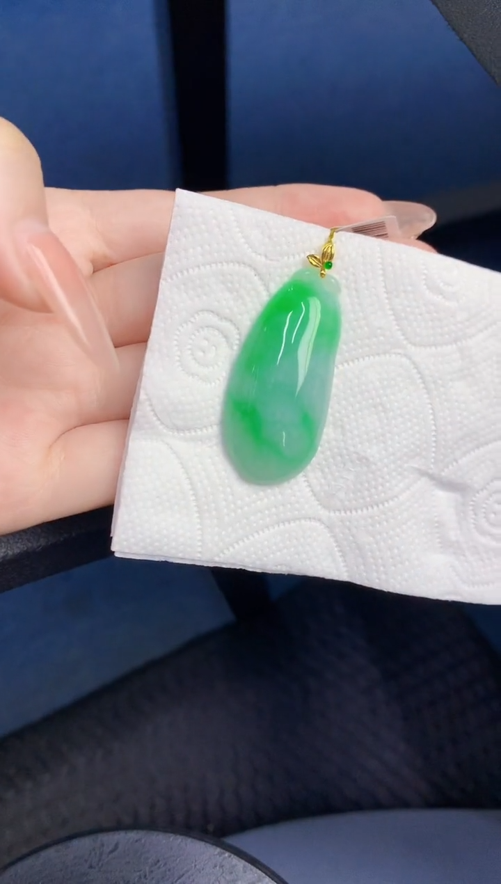 颈饰18K金镶嵌翡翠缅甸天然翡翠A货