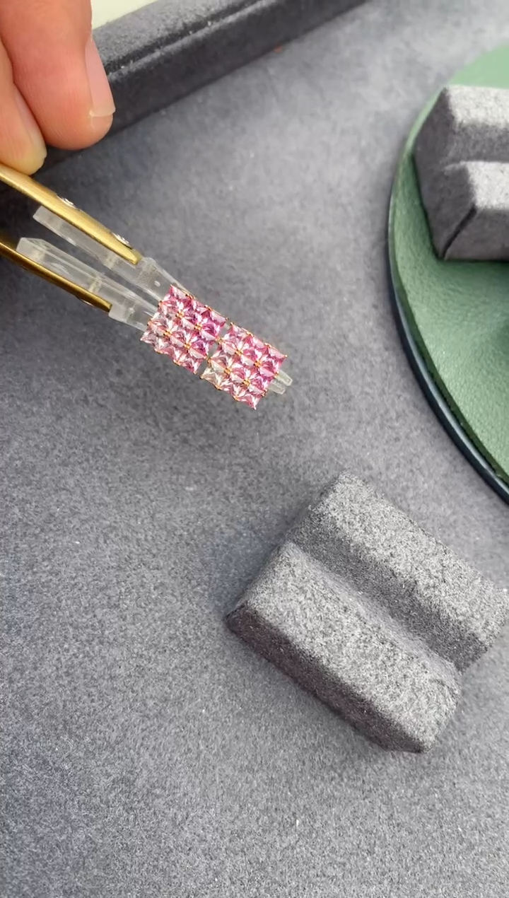 【闪购商品】彩色蓝宝石耳钉18K金镶嵌1.8ct彩蓝宝耳钉