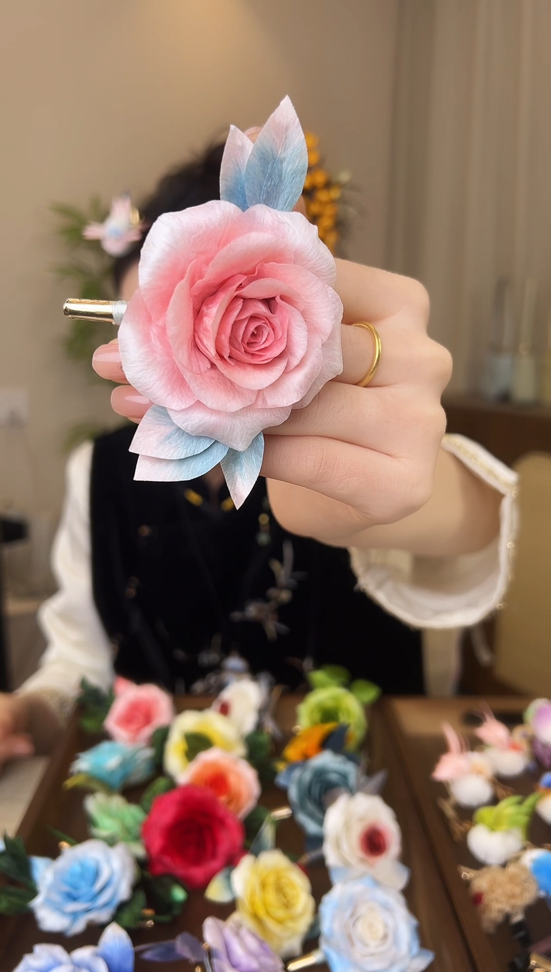 刺绣渐变粉色玫瑰边夹