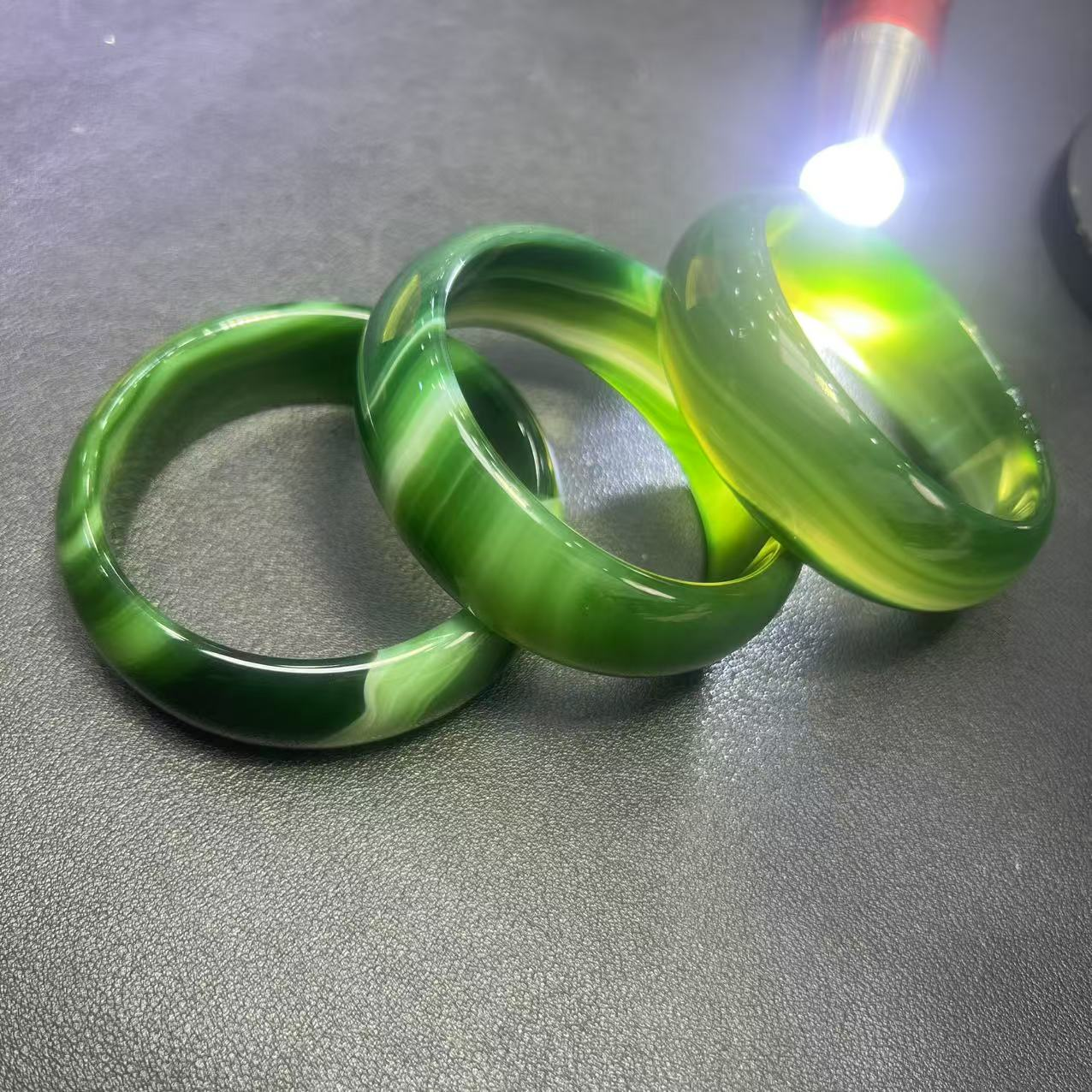 S1572-大轮胎-凤凰谷玛瑙绿手镯-多样性发其一圈口