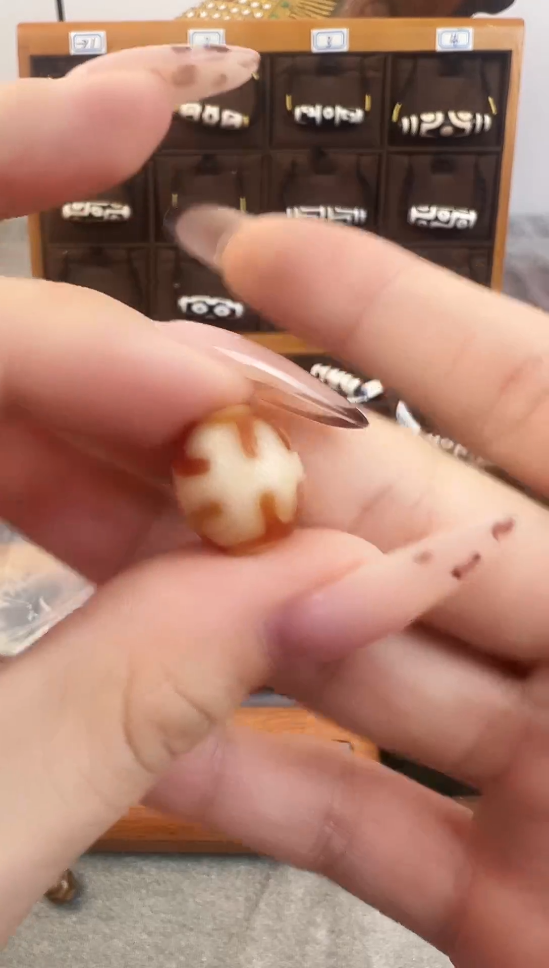 玛瑙/玉髓（覆膜）颈饰未镶嵌63.（微瑕）