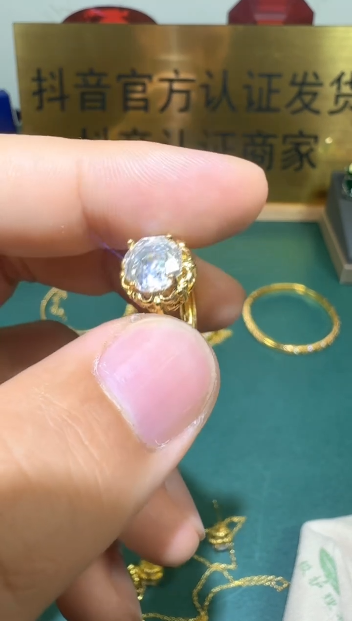 18K金镶嵌戒指/指环钻石1