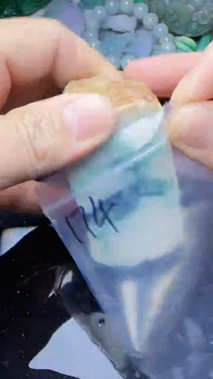 未镶嵌挂件翡翠j****8174