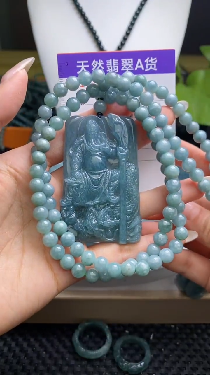 【闪购商品】翡翠未镶嵌颈饰         