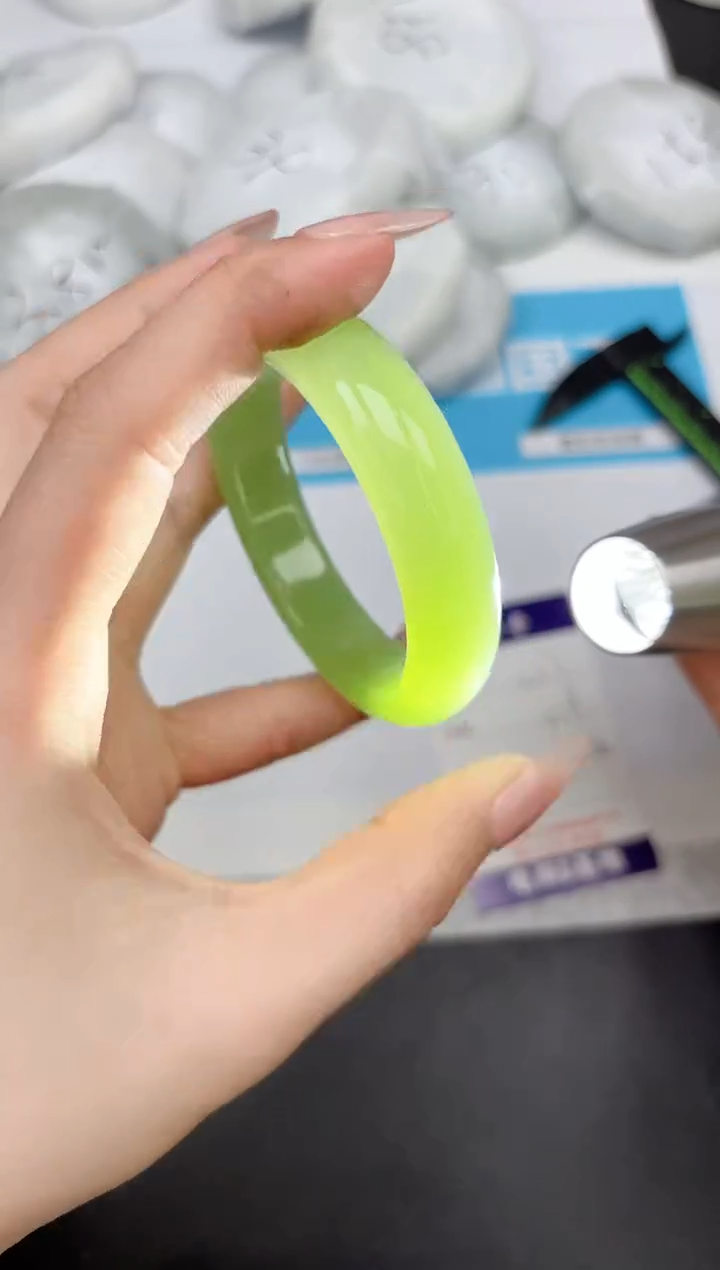 【闪购商品】石英质玉手镯未镶嵌217-52.6