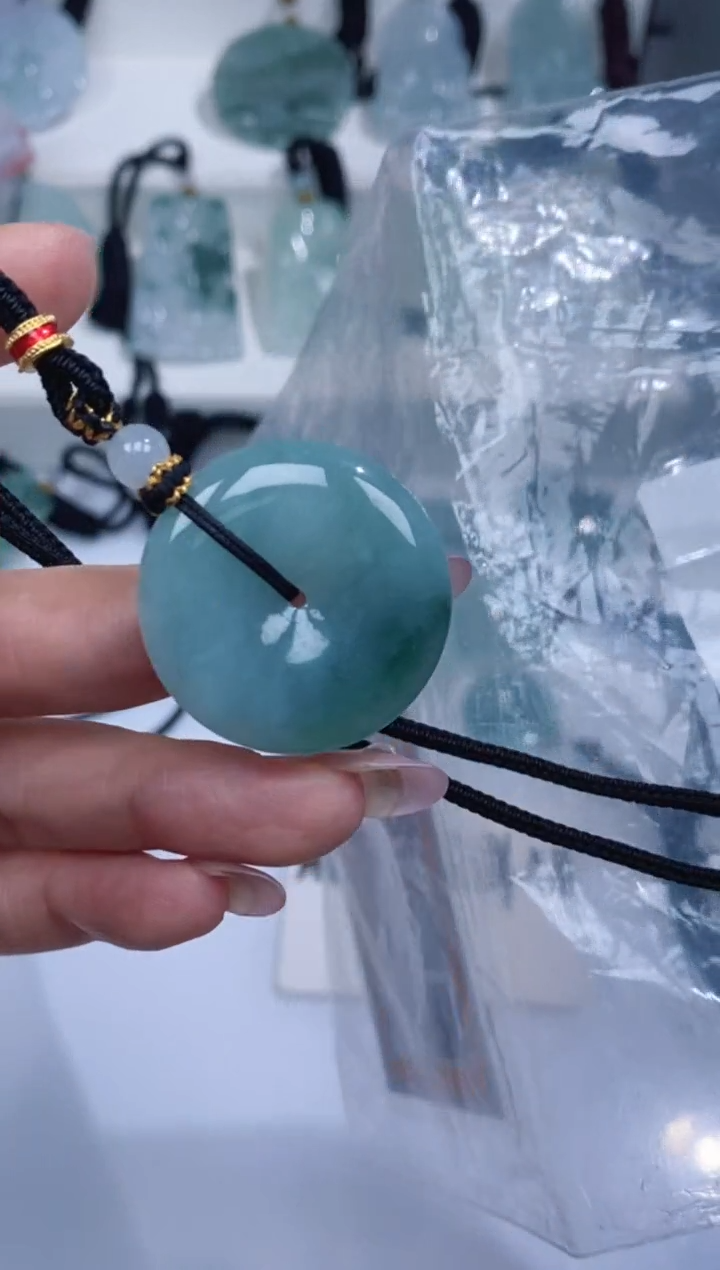 颈饰未镶嵌翡翠吊坠