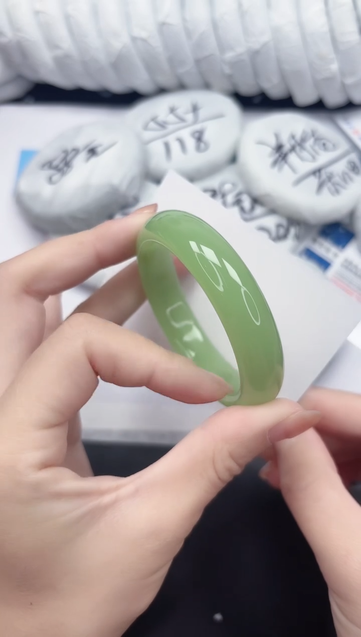 未镶嵌手镯石英质玉13-53.3NYG