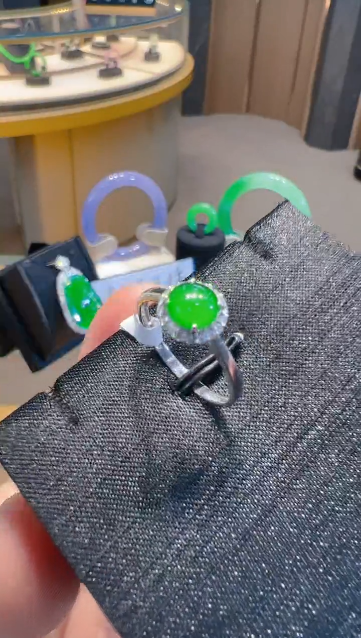 【闪购商品】翡翠戒指18K金镶嵌多样性发货一件