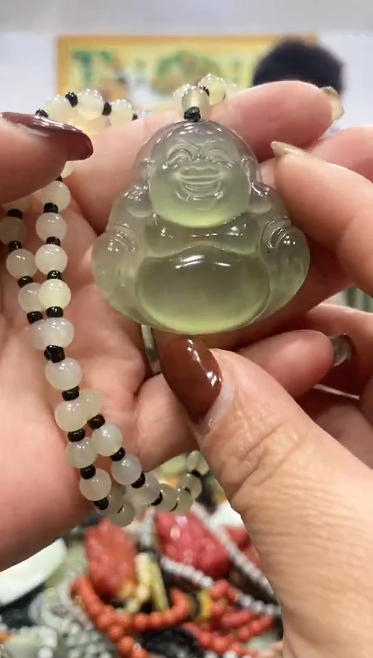 未镶嵌蛇纹石玉吊坠    