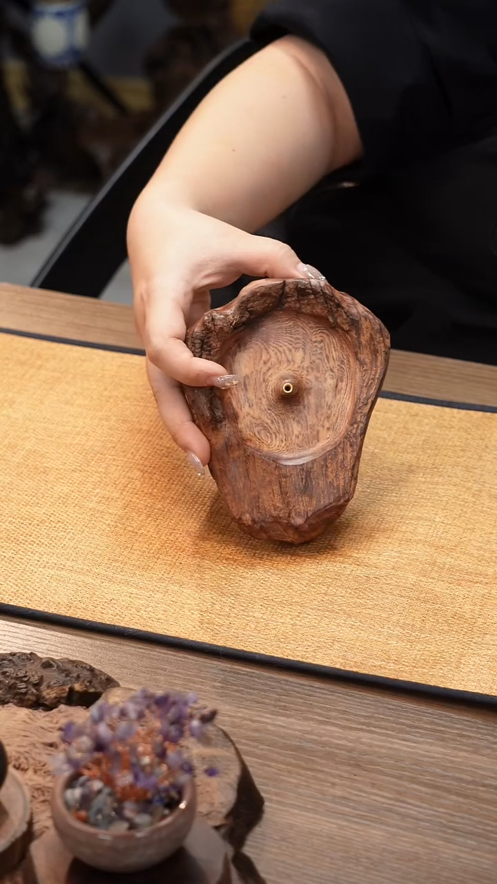 15号云小屋紫柚木香插