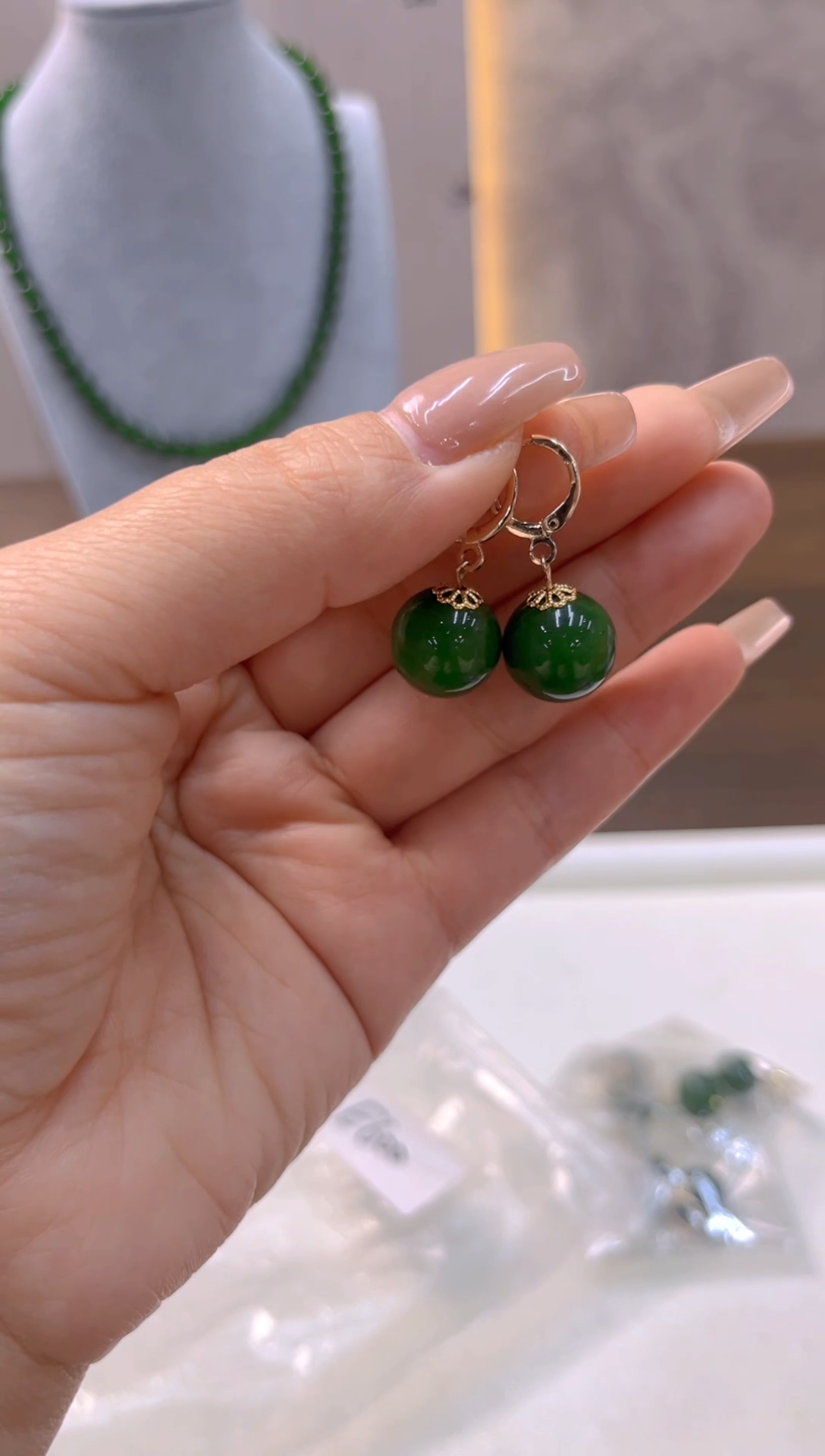 14K金镶嵌和田玉耳饰E600