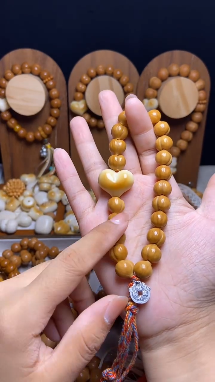 猴头核桃手串微瑕小馒头爱心手持款