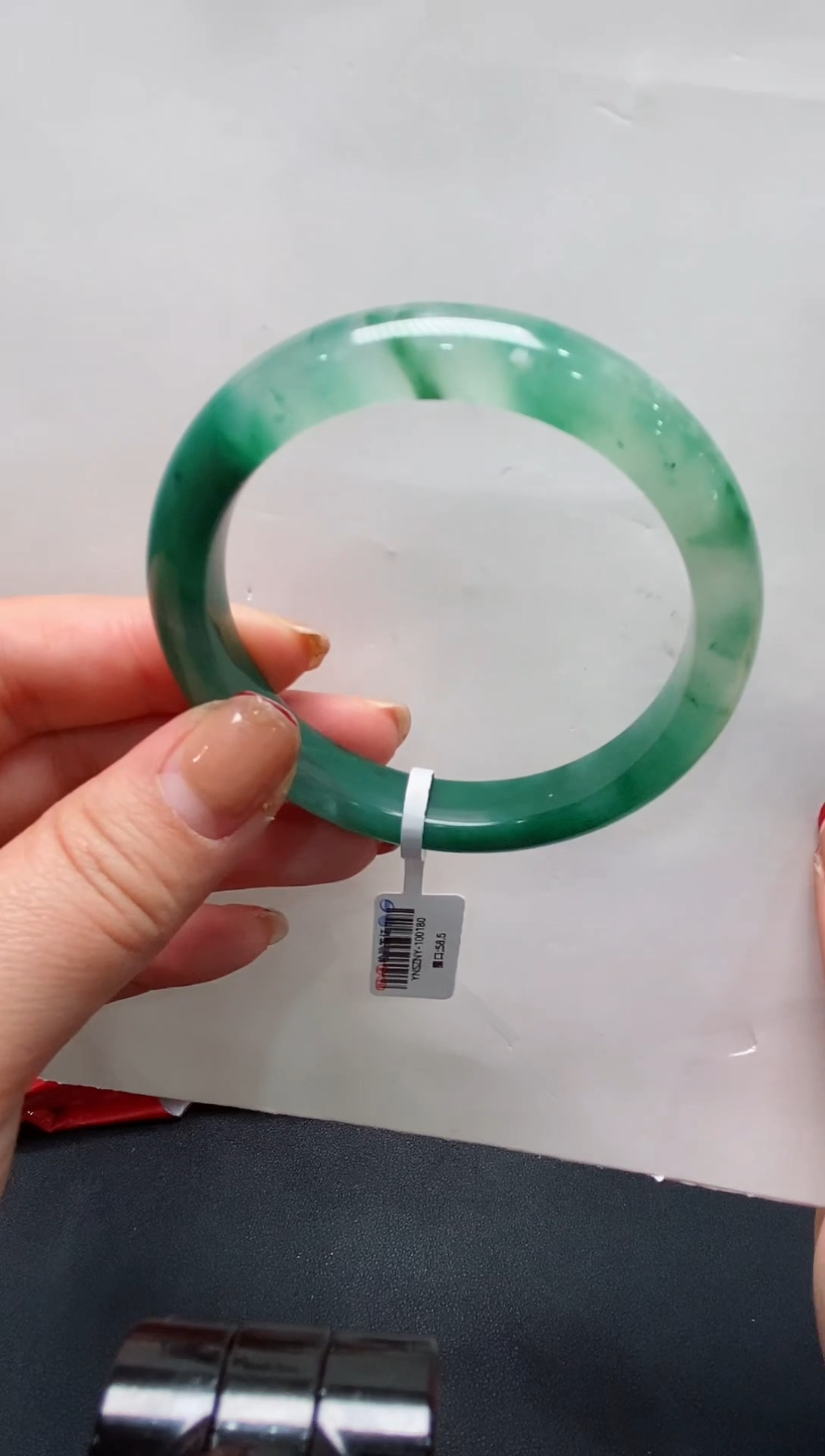 【闪购商品】石英质玉手镯未镶嵌纯天然非洲翠20