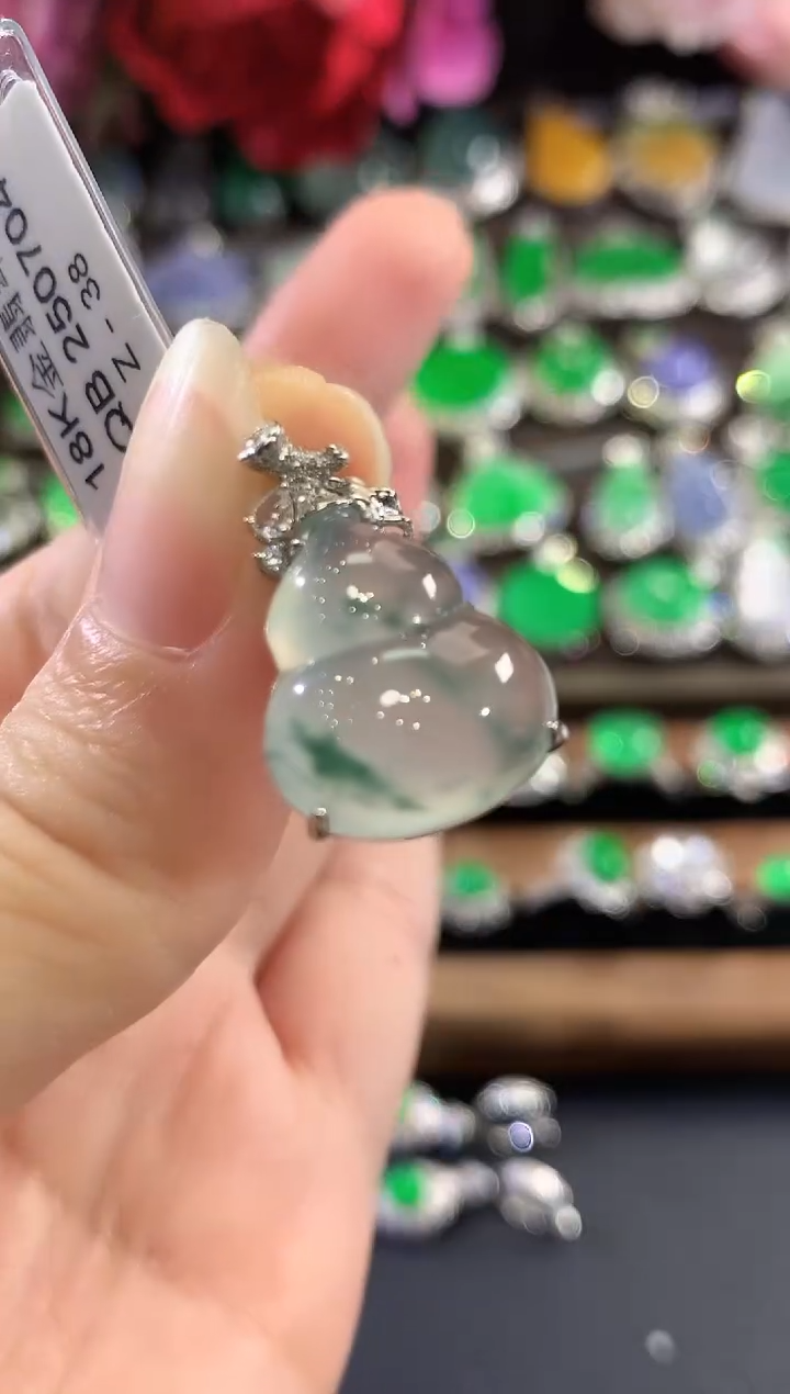 吊坠(不含链)18K金镶嵌翡翠C78