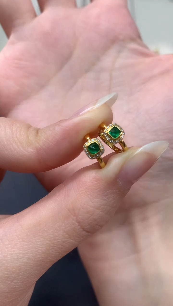 【闪购商品】祖母绿耳饰18K金镶嵌A456|2500