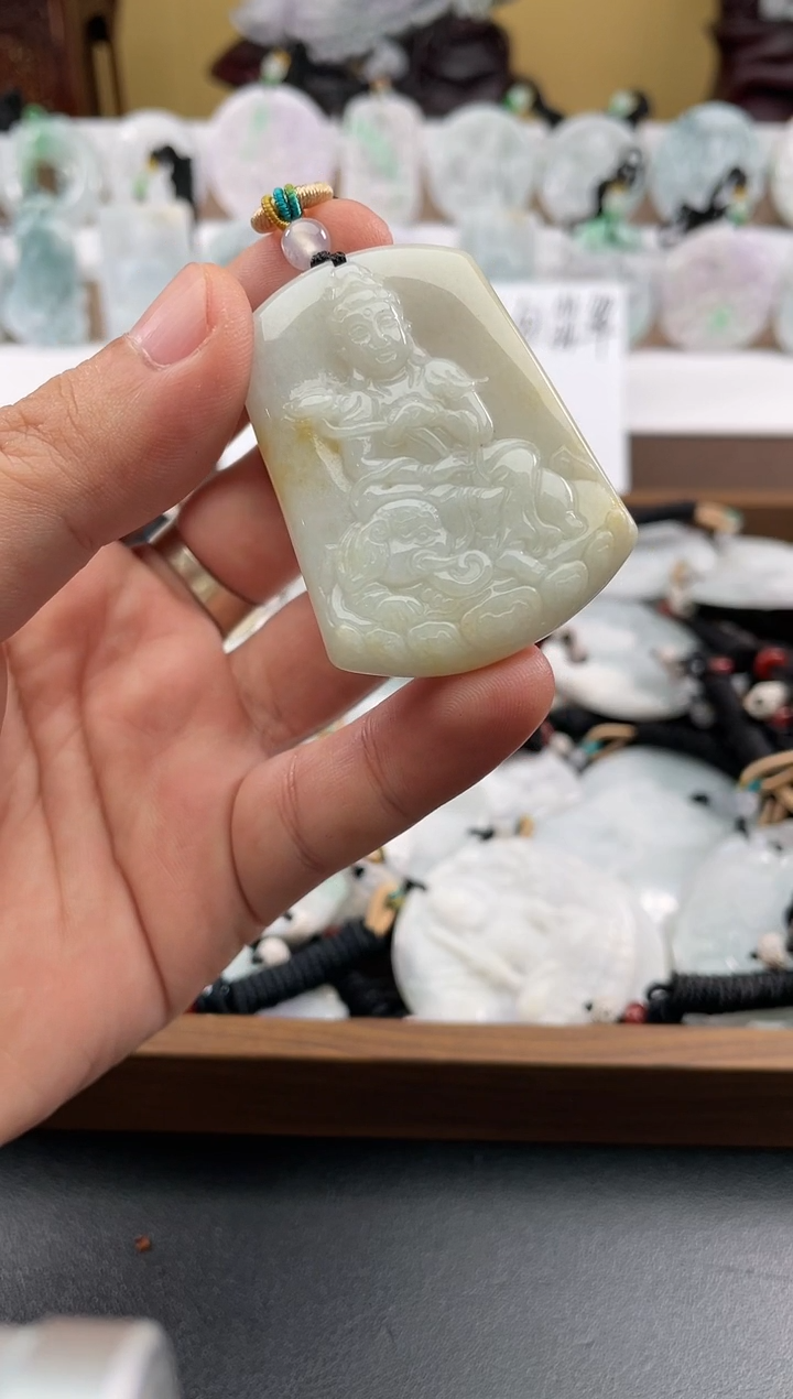 颈饰未镶嵌翡翠迟***钟25/12/10/.10