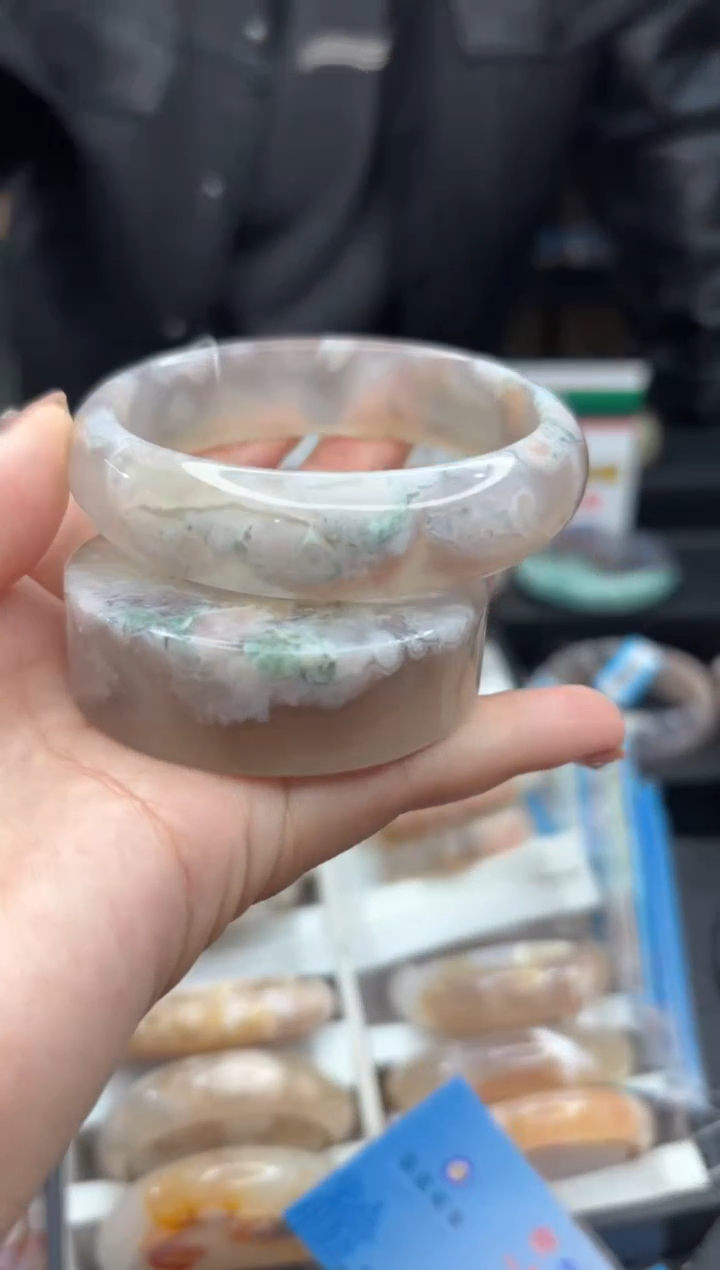 【闪购商品】石英质玉手镯未镶嵌2056（59圈赠送镯心）