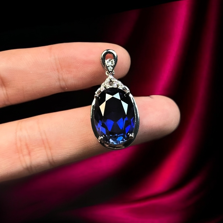 如懿高订121-轻奢培育丝绒蓝宝石精切合金吊坠