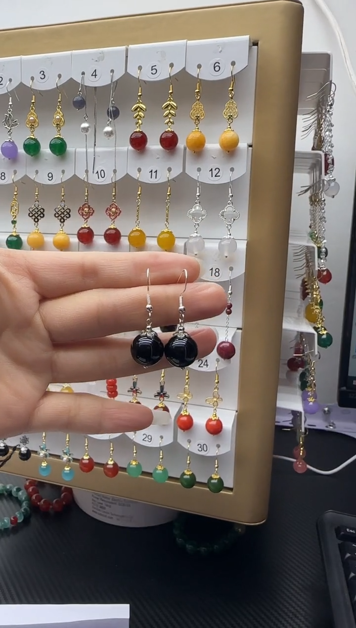 未镶嵌石英质玉（非洲翠）耳坠444